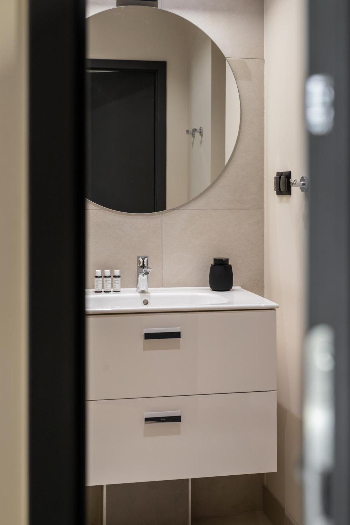 Nextdoor Apartments Краков Экстерьер фото